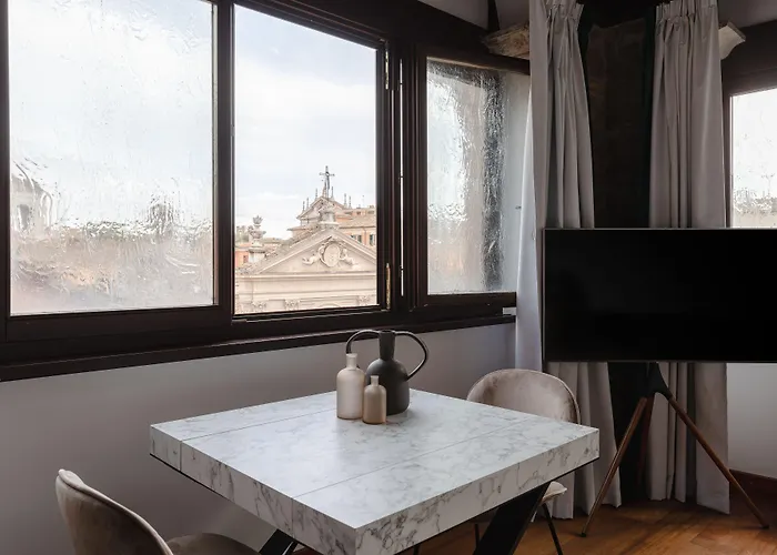 Torre Capranica 4* Roma